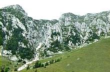 To the ruins of the Negru Voda fortress