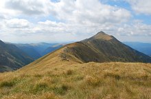Traseul Valea Valsanului - Varful Moldoveanu, Muntii Fagaras, Foto: Florin Manea Traseul Valea Valsanului - Varful Moldoveanu, Muntii Fagaras, Foto: Florin Manea