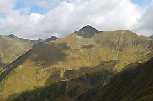 Traseul Valea Valsanului - Varful Moldoveanu, Muntii Fagaras, Foto: Florin Manea Traseul Valea Valsanului - Varful Moldoveanu, Muntii Fagaras, Foto: Florin Manea