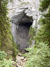 Cetățile Ponorului, the highest cave entrance in Romania (74m), Photo: WR