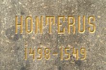 Honterus statue near the Black church, Photo: Peter Simon