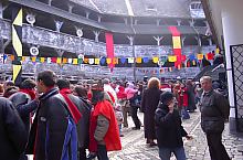 Lenszövők bástyája, Az udvar ünnepi ruhában, Fotó: Puskás Bajkó Gábor