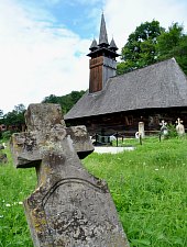 Wooden church, right bank, Răzoare , Photo: WR