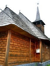Wooden church, left bank, Răzoare , Photo: WR