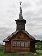 Wooden church, left bank, Răzoare , Photo: WR