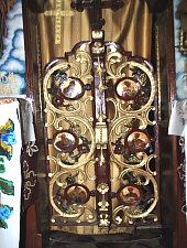 Wooden church, left bank, Răzoare , Photo: WR