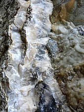 Depunerile de aragonit, Corund , Foto: WR