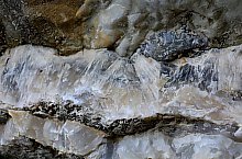 Depunerile de aragonit, Corund , Foto: WR