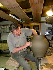 Atelier de olarit, Corund , Foto: Ilyés Vészti Mihály Fazekasház