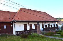 Catholic school, Lupeni , Photo: WR