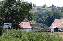 Evangelical fortified church, Roandola , Photo: Nicu Perlea