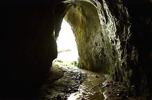 Albioara szoros: Valău barlang