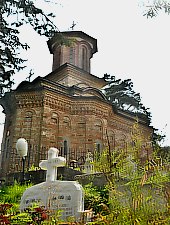 Manastirea Cozia. Biserica Bolnita, Calimanesti , Foto: WR