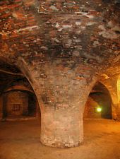 Legenda fecioarei de fier