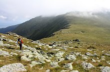 Negoiu peak-Scării saddle hiking trail, Făgăraș mountains, Photo: Marius Radu