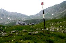 Victoria - Podragu chalet hiking trail, Făgăraș mountains, Photo: Mihai Marius