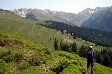 Piscul Negru - Podeanu saddle hiking trail, Făgăraș mountains, Photo: Marius Dumitrel
