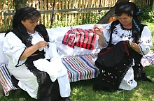 Traditional costumes in Țara Moților, Photo: WR