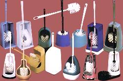 Fărașe, lavete, mopuri, perii, Foto: WR